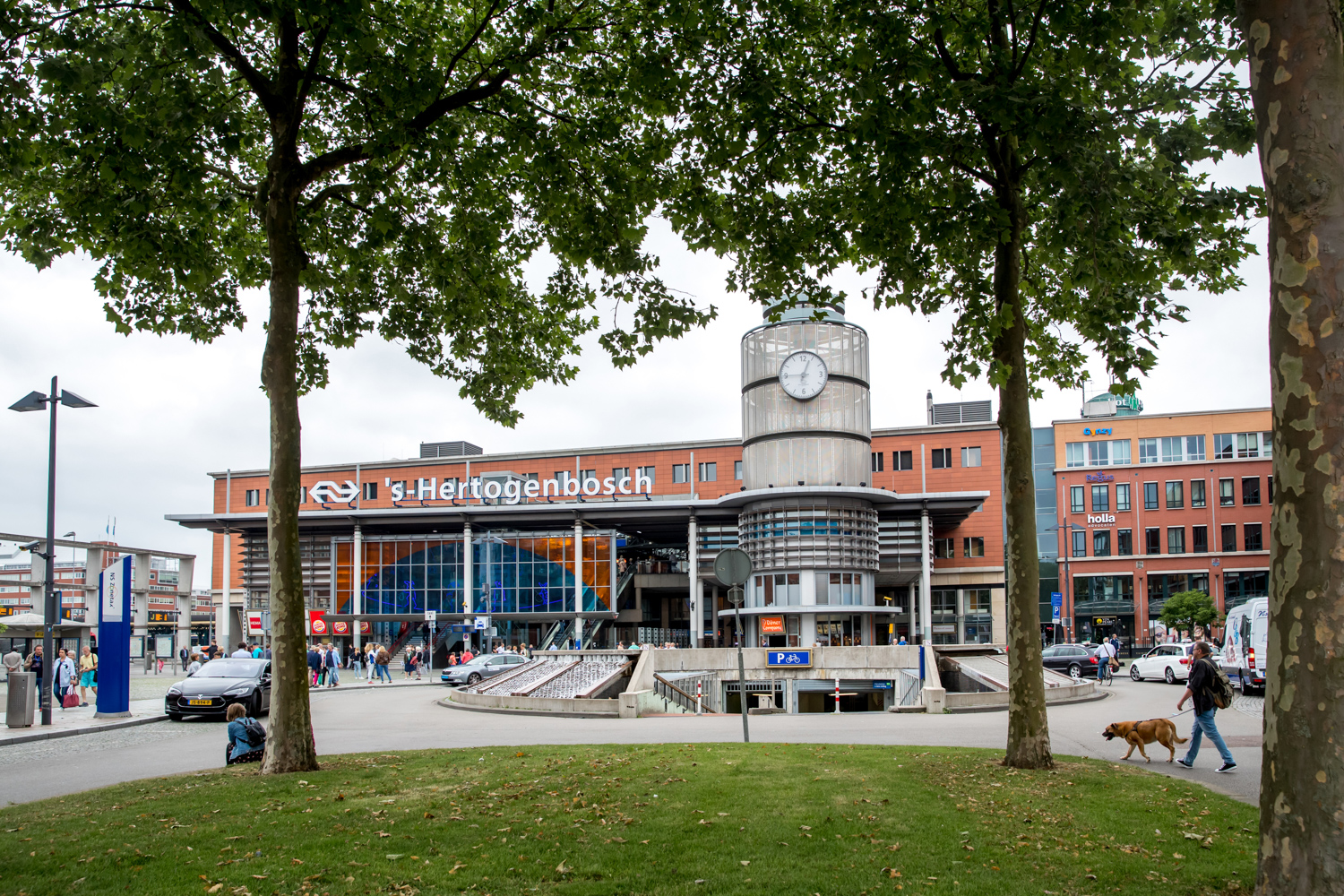 NS station Den Bosch Centraal | Den Bosch Region - Station Zuid Den Bosch