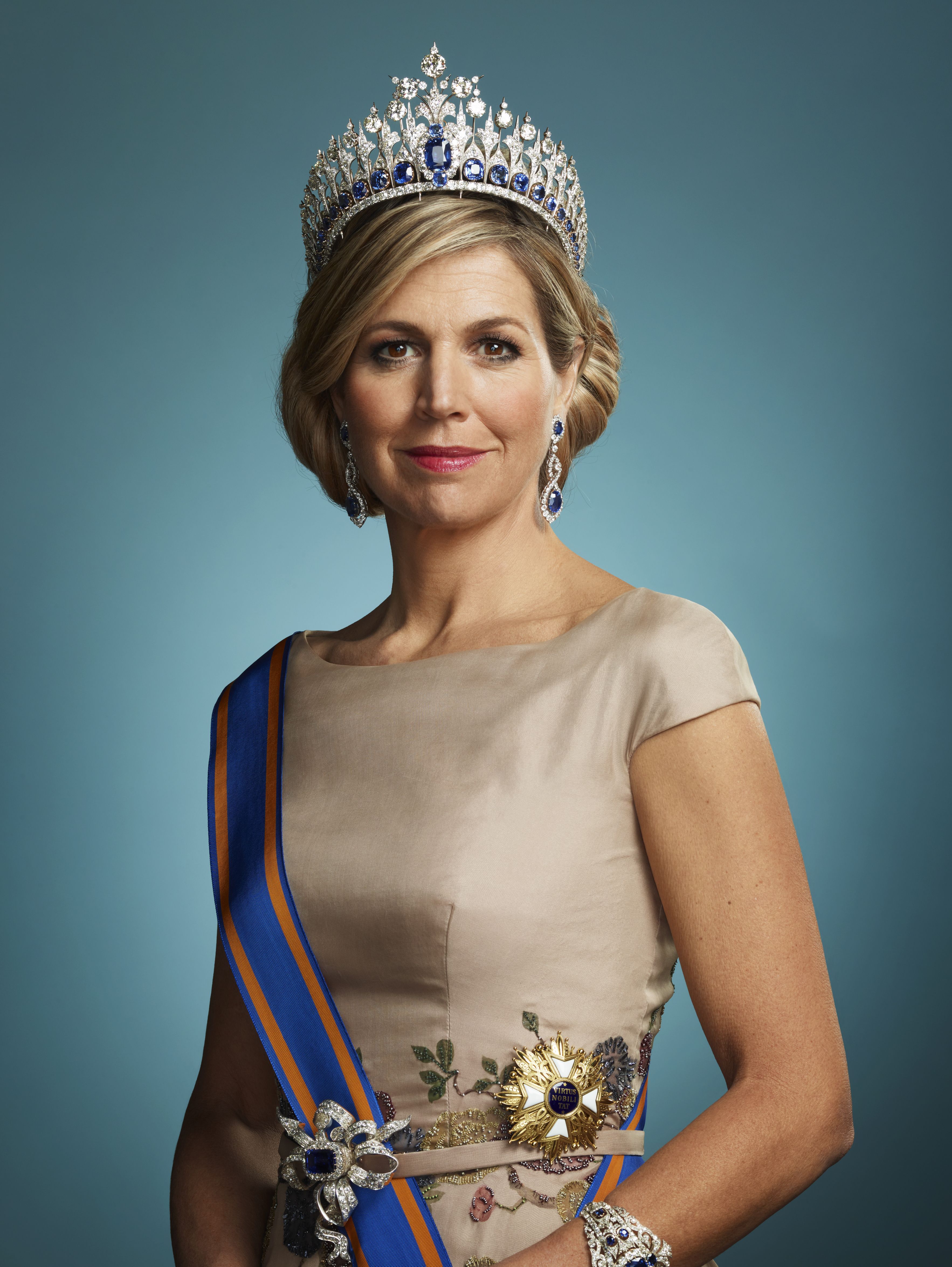 Official portrait of Queen Maxima of the Netherlands 2018 | Queen - Wie Is De Vader Van Maxima