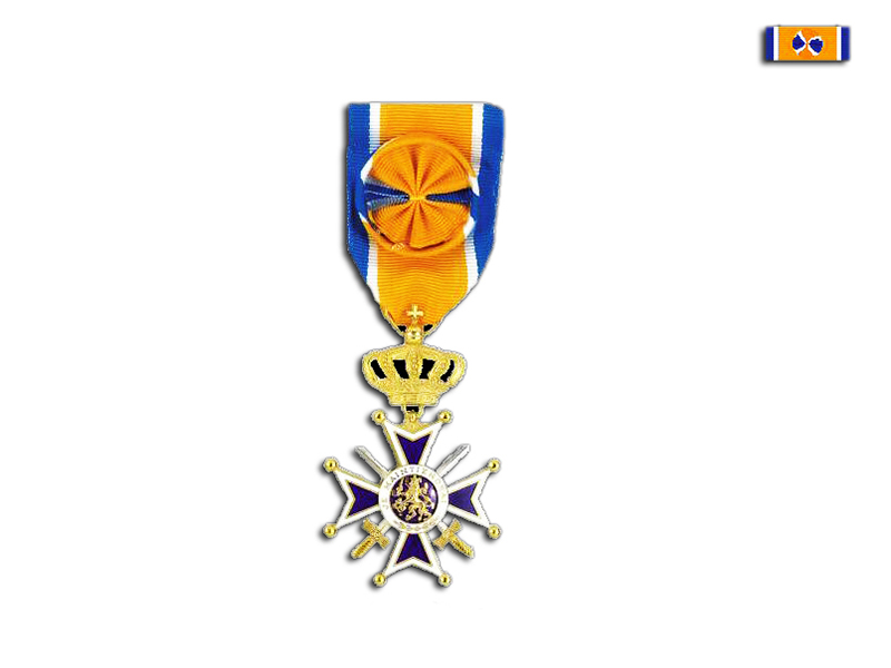 Officier in de Orde van Oranje Nassau met zwaarden (ON.4x - Lid In Orde Van Oranje Nassau