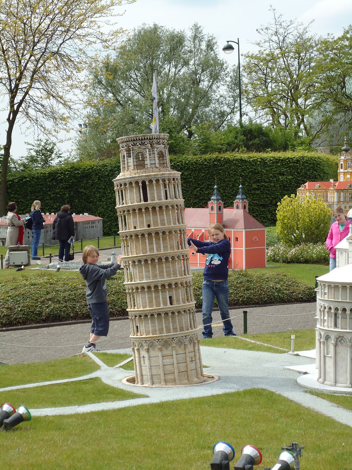 Waarom Staat De Toren Van Pisa Scheef