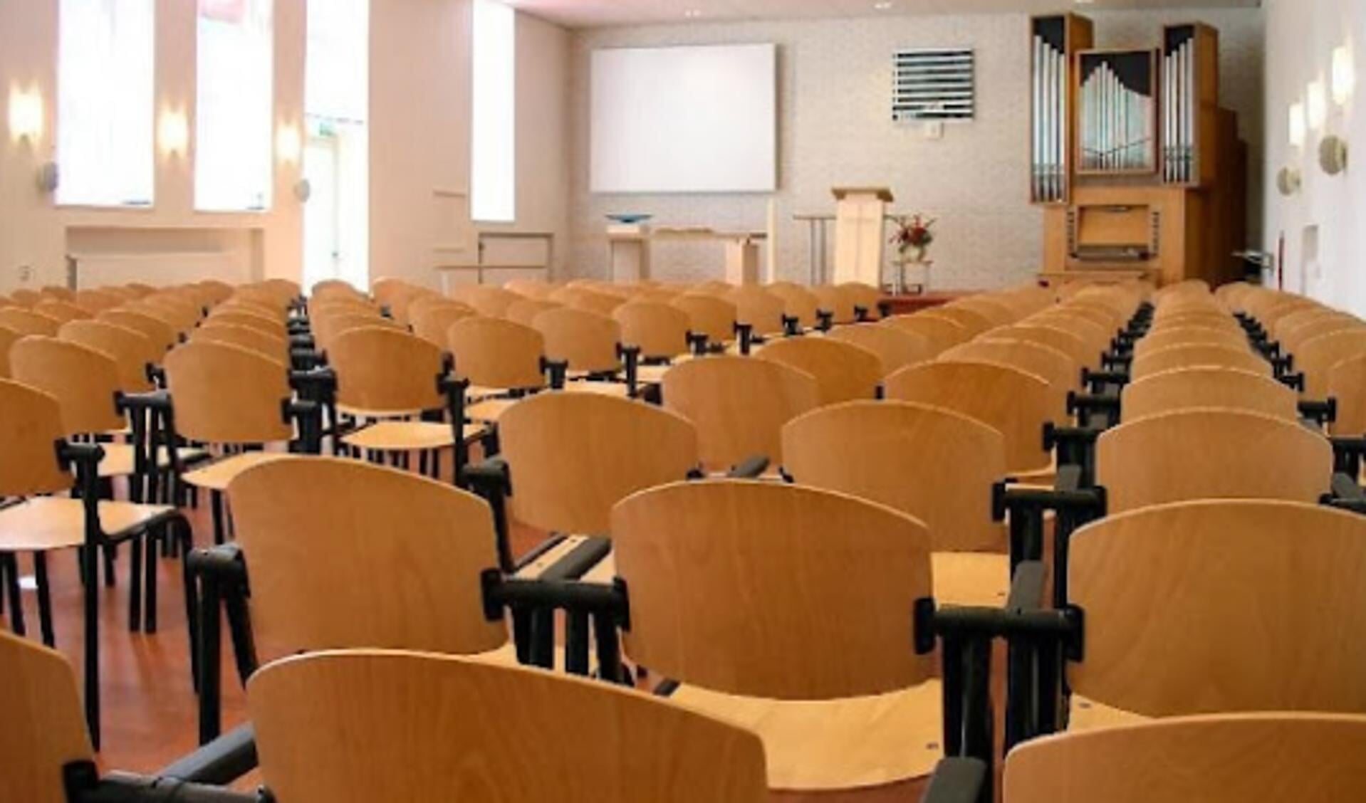 Op 23 april is er een speciale kerkdienst voor mensen met een - Hoeveel Personen Mogen Er Bij Een Kerkdienst Zijn