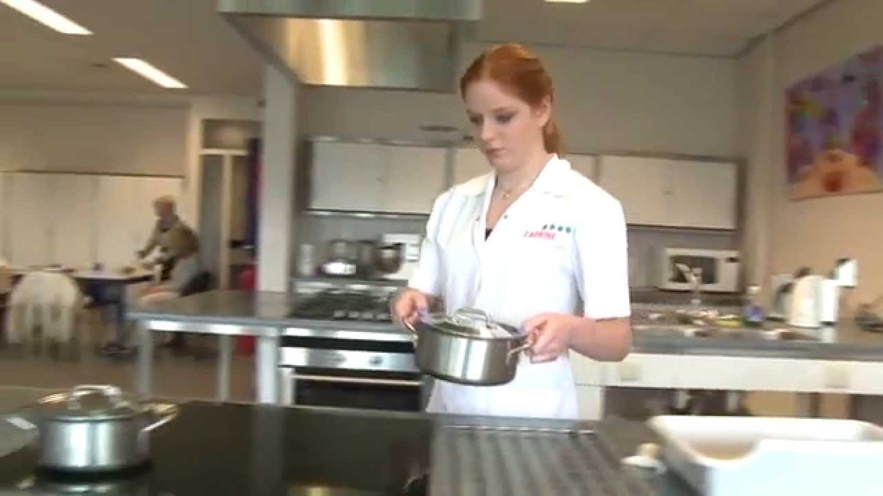 Opleiding Zadkine, Helpende Zorg en Welzijn - YouTube - Opleiding Zorg En Welzijn Niveau 1