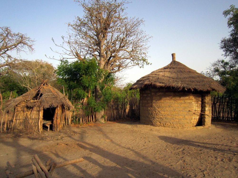 Oud Afrikaans Dorp – James island, Gambia | Columbus Travel | Dorp - Afrikaanse Dorpen Zitten Aan Een Ketting