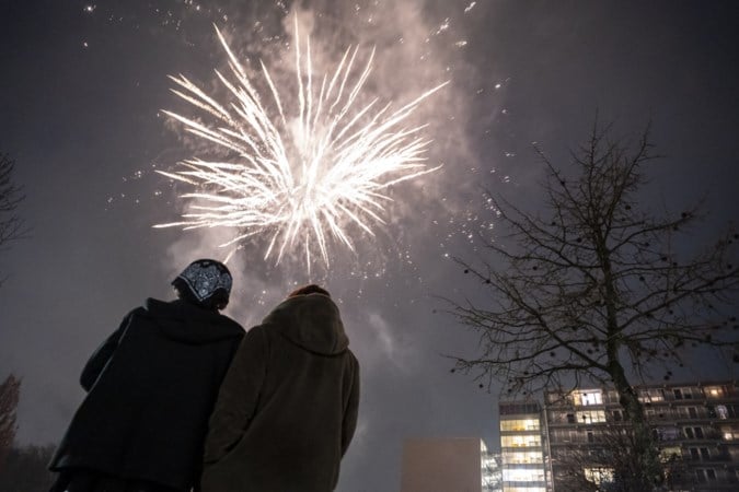 Oud en nieuw in Midden-Limburg: vuurwerk doorbreekt de stilt... - De - Oud En Nieuw In Stilte