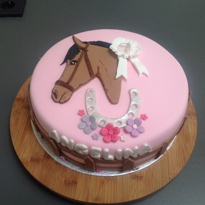 Paarden taart (met afbeeldingen) | Paard taart, Taart, Taart feest - Hoe Heet Het Amerikaanse Cowboyfeest Met Paarden