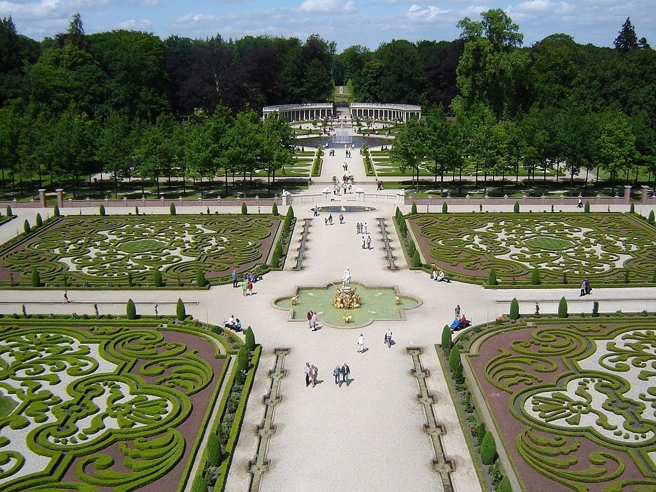 Paleis Het Loo - Apeldoorn | Most beautiful gardens, Beautiful gardens - Paleis Het Loo Koninklijk Park Apeldoorn