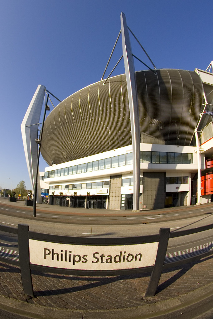 Philips Stadion | © Copyright Alex van Knippenberg Hoek van … | Flickr - Hoeveel Mensen Kunnen Er In Het Philips Stadion
