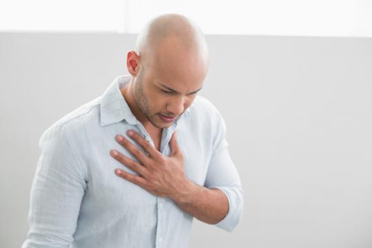 Pijn op de borst | Thuisarts.nl - Pijn Achter Borstbeen Na Eten