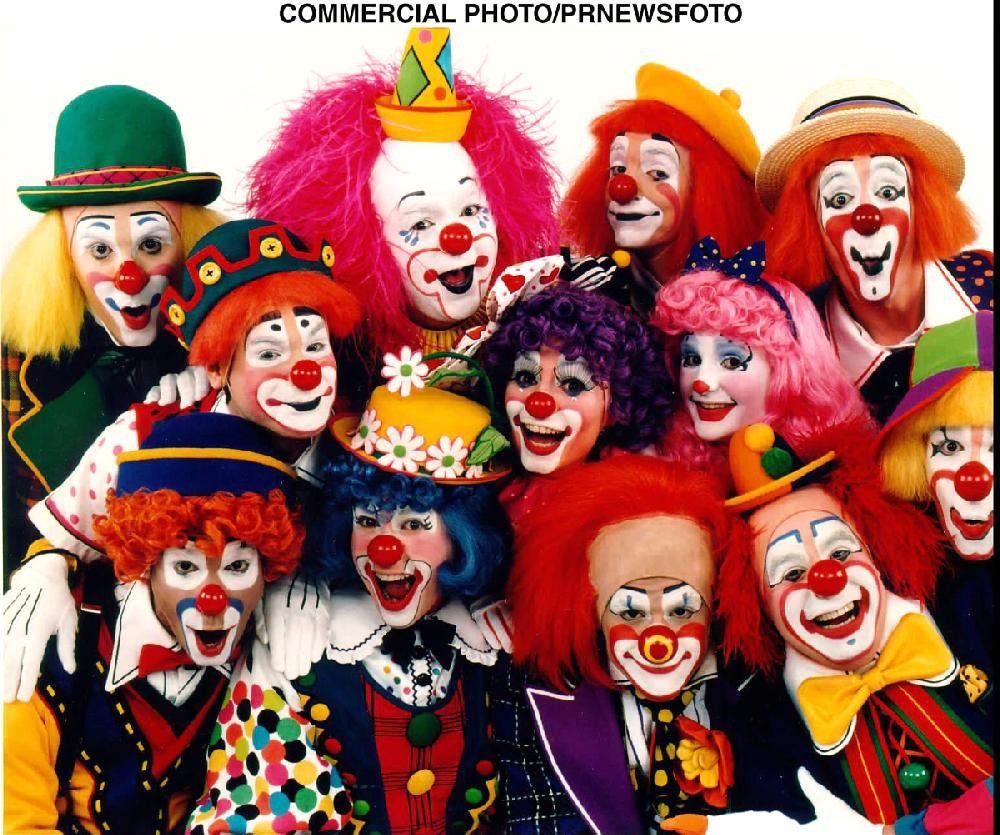 Clowns En Acrobaten Op Tv En In De Krant