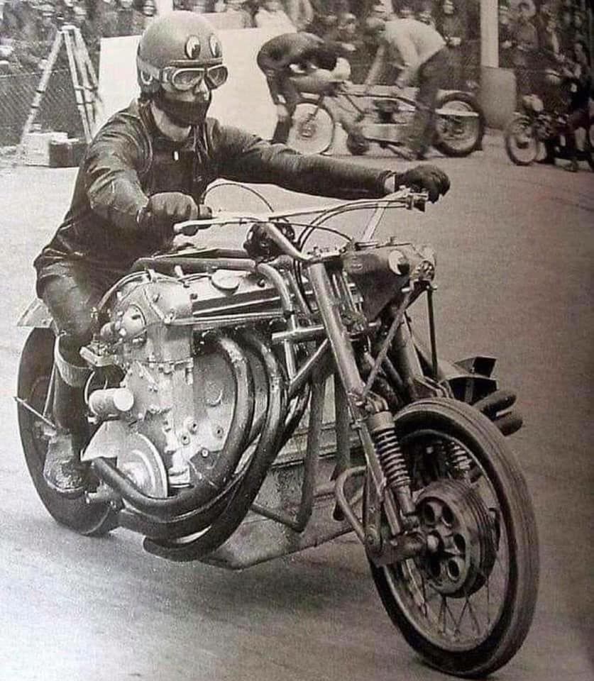 Pin on Motorbike Racing | Motorbikes, Vintage motorcycles, Cool bikes - Duitse Uitvinder Van Een Motor Zonder Cilinders