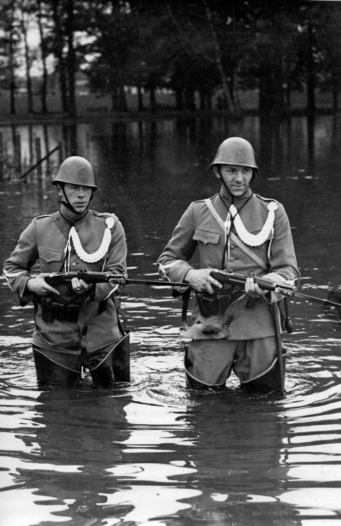 Pinterest - Hoeveel Nederlandse Soldaten Kwamen Er Om In Mei 1940