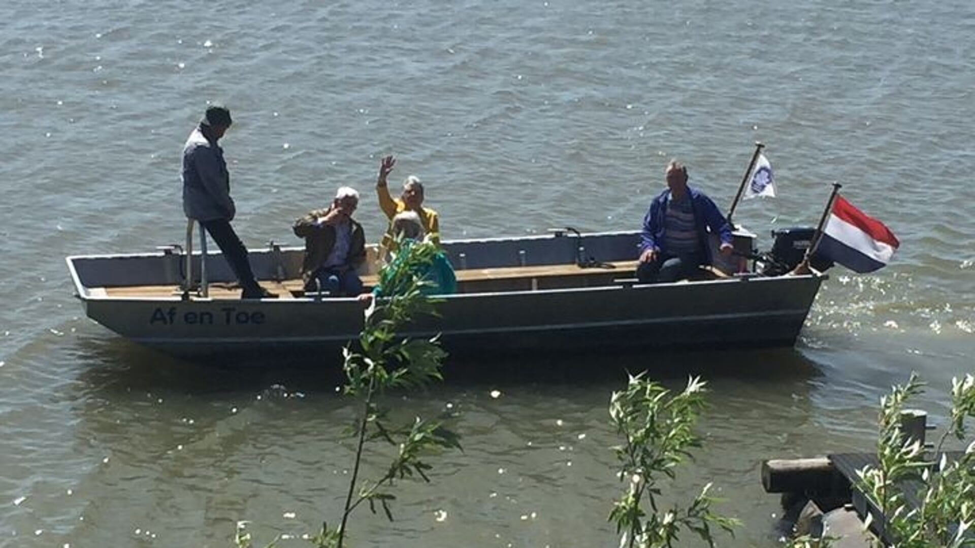 Pontje Ammerstol-Groot-Ammers vanaf Tweede Paasdag weer in de vaart - Het Weer In Groot Ammers