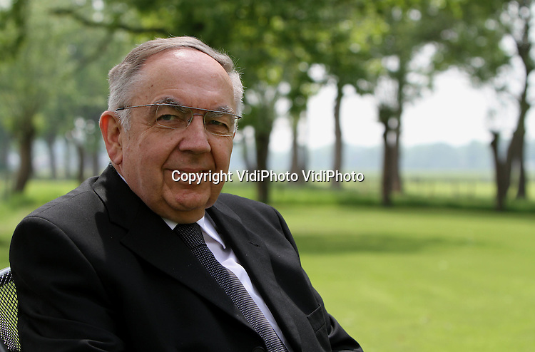 Portret ds. P. Molenaar | Vidiphoto - Ds P Molenaar Barneveld