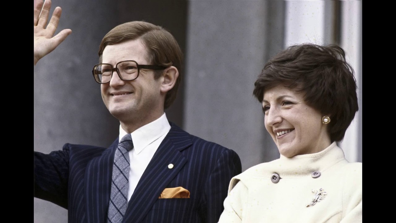 Prinses Magriet en mr. Pieter van Vollenhoven 50 jaar getrouwd - YouTube - Jongste Zoon Margriet En Pieter