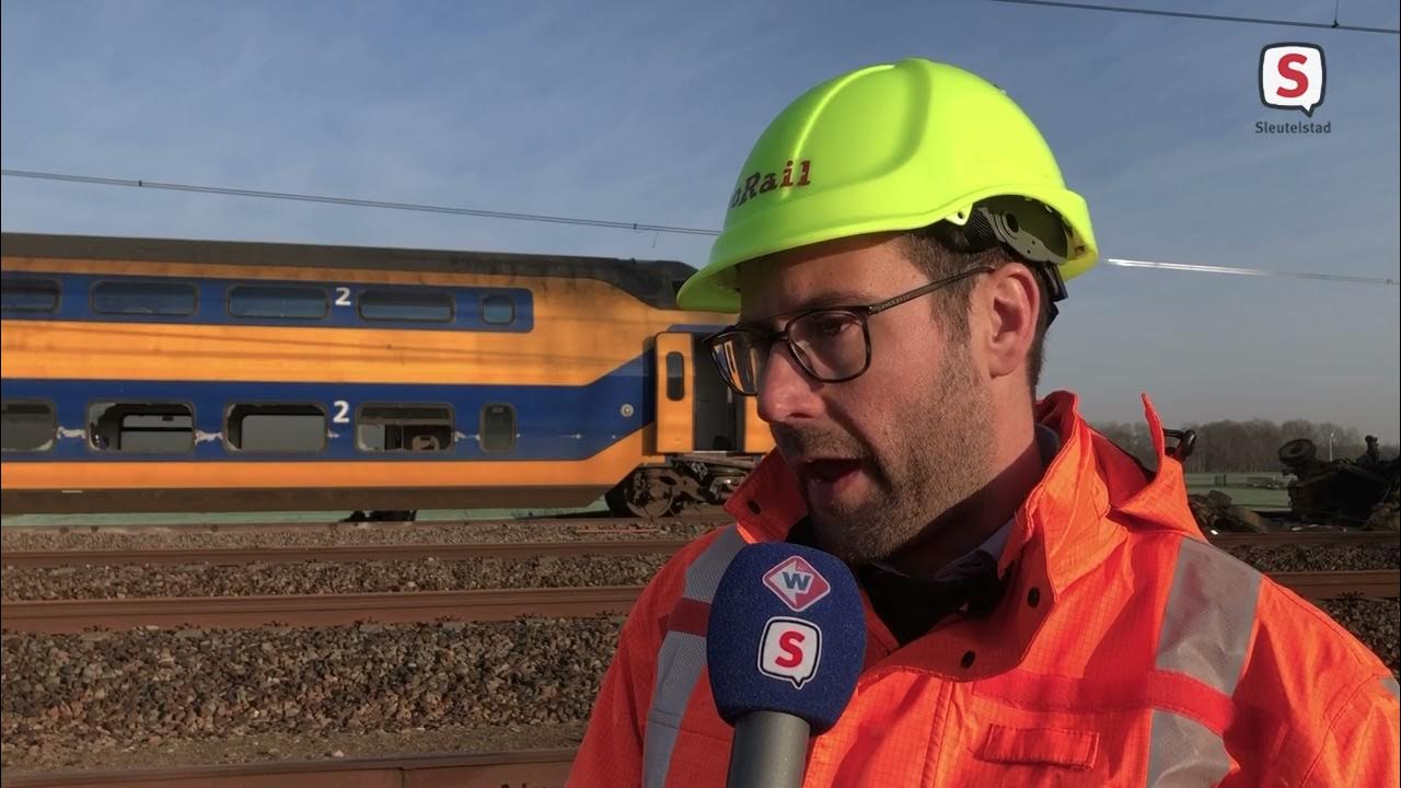 ProRail over schade aan het spoor bij Voorschoten door ongeluk (5 april - Manier Van Klanten Weghalen Waar Prorail Door Getroffen Wordt