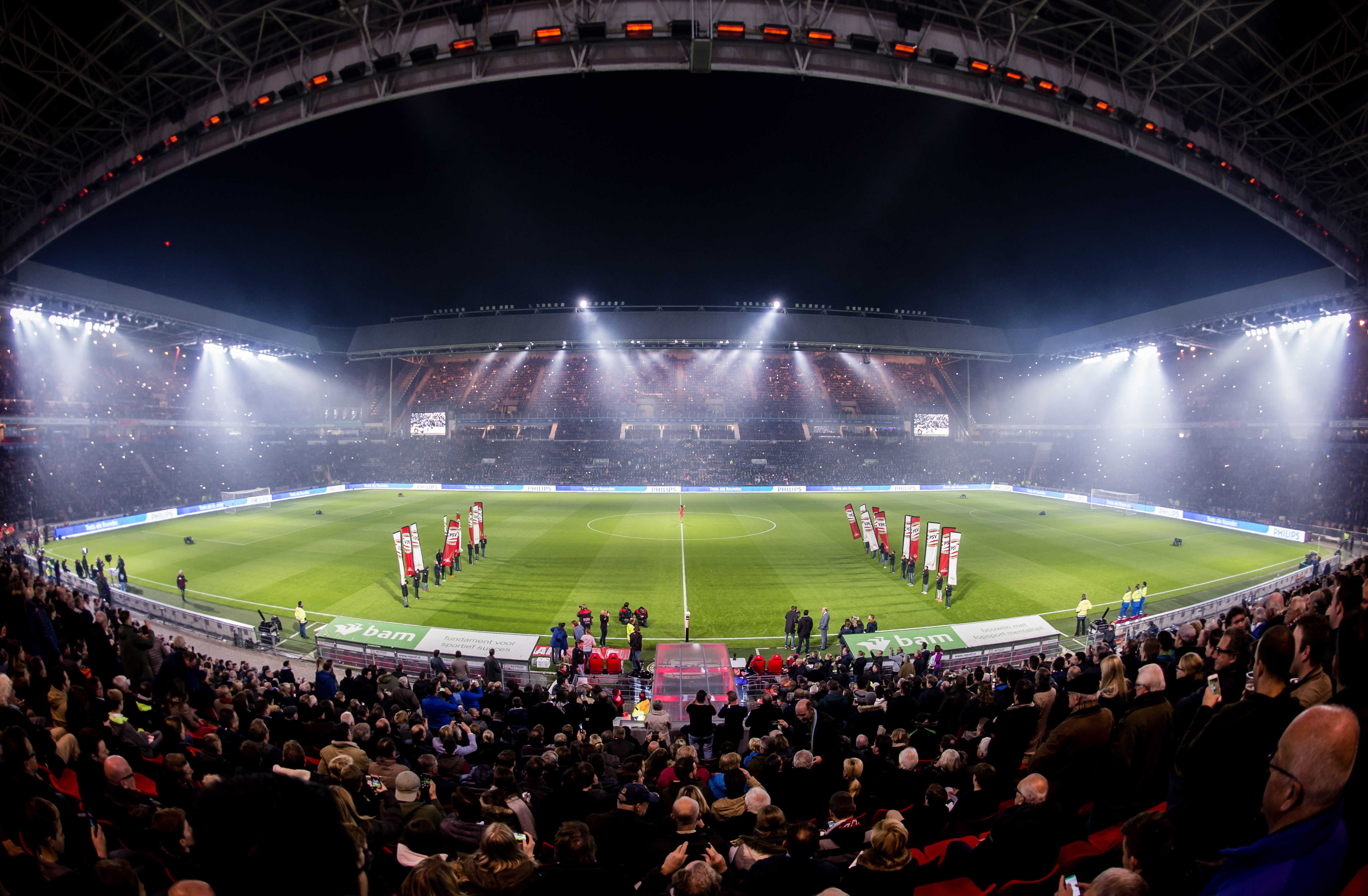 PSV becomes first football club in the Dutch premier league to kick off - Hoeveel Mensen Kunnen In Het Psv Stadion