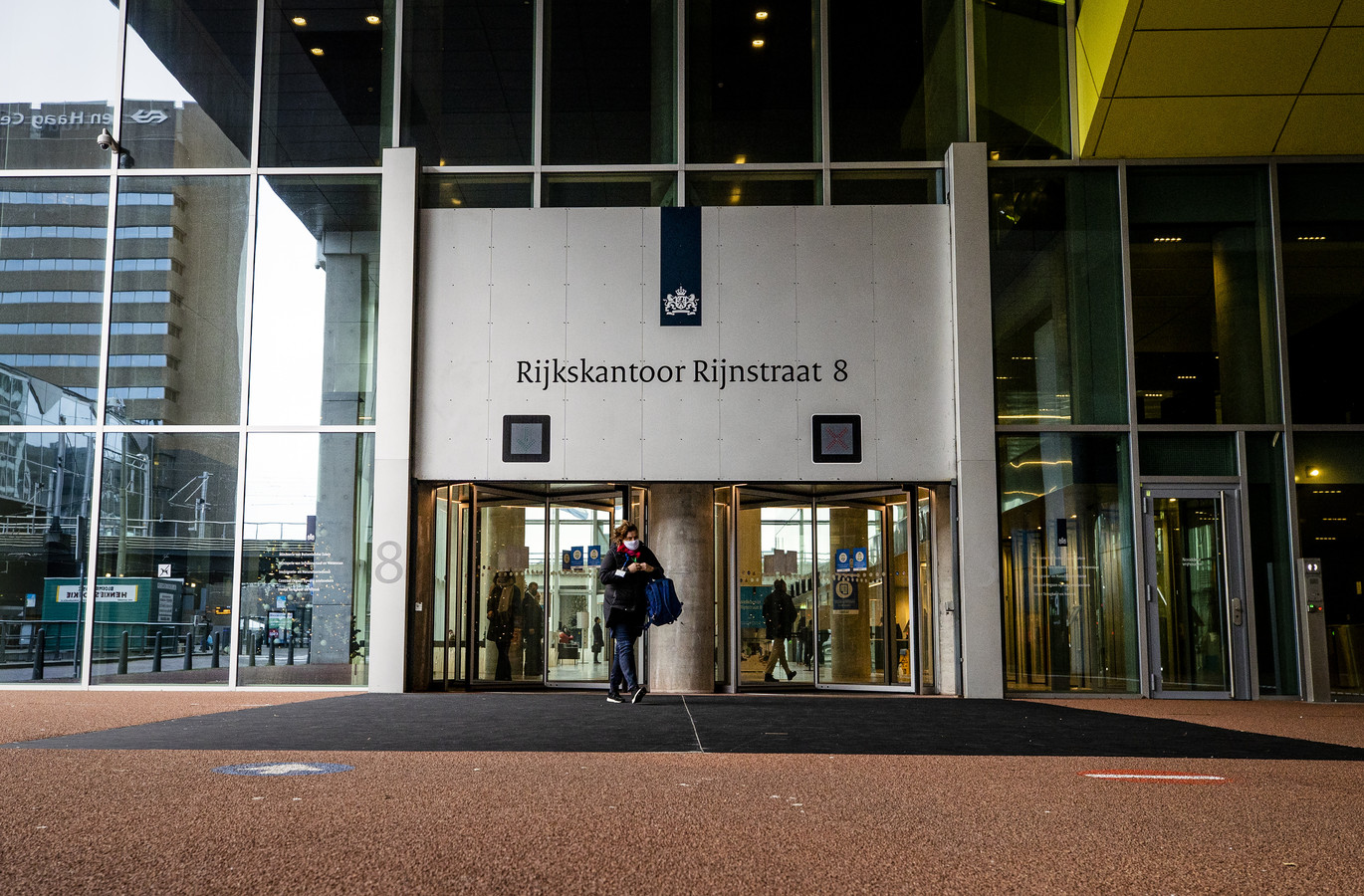 Rapport toont keihard aan: ingesleten racisme op ministerie van - Minister Van Buitenlandse Handel En Ontwikkelingssamenwerking
