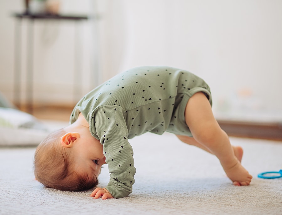 Wanneer Stoppen Ongecontroleerde Bewegingen Baby