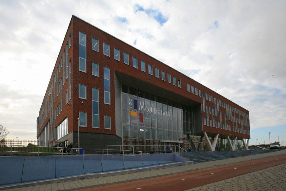 ROC Mondriaan - Leidschenveen Ibelings van Tilburg architecten | School - Roc Mondriaan Leeghwaterplein Leeghwaterplein Den Haag