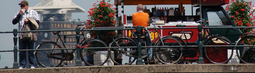 Roet in het eten gooien | Dutch Word of the Day - Roet In Het Eten Gooien Betekenis