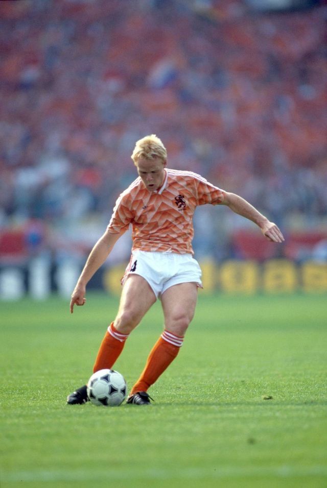 Ronald Koeman of Holland in action at Euro '88. | Legends football - Bijnaam Van Ronald Koeman In Barcelona