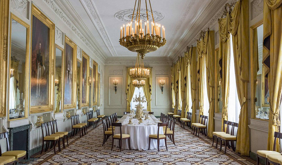 Royal Family Around the World: Noordeinde Palace is one of the three - Paleis Noordeinde En De Koninklijke Stallen