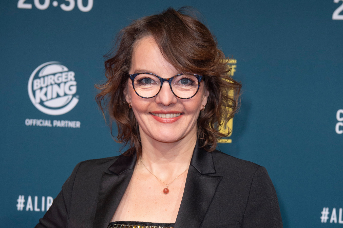 Sanne Wallis de Vries gaat tóch de theaters in | Foto | AD.nl - Boeken Van Sanne Wallis De Vries
