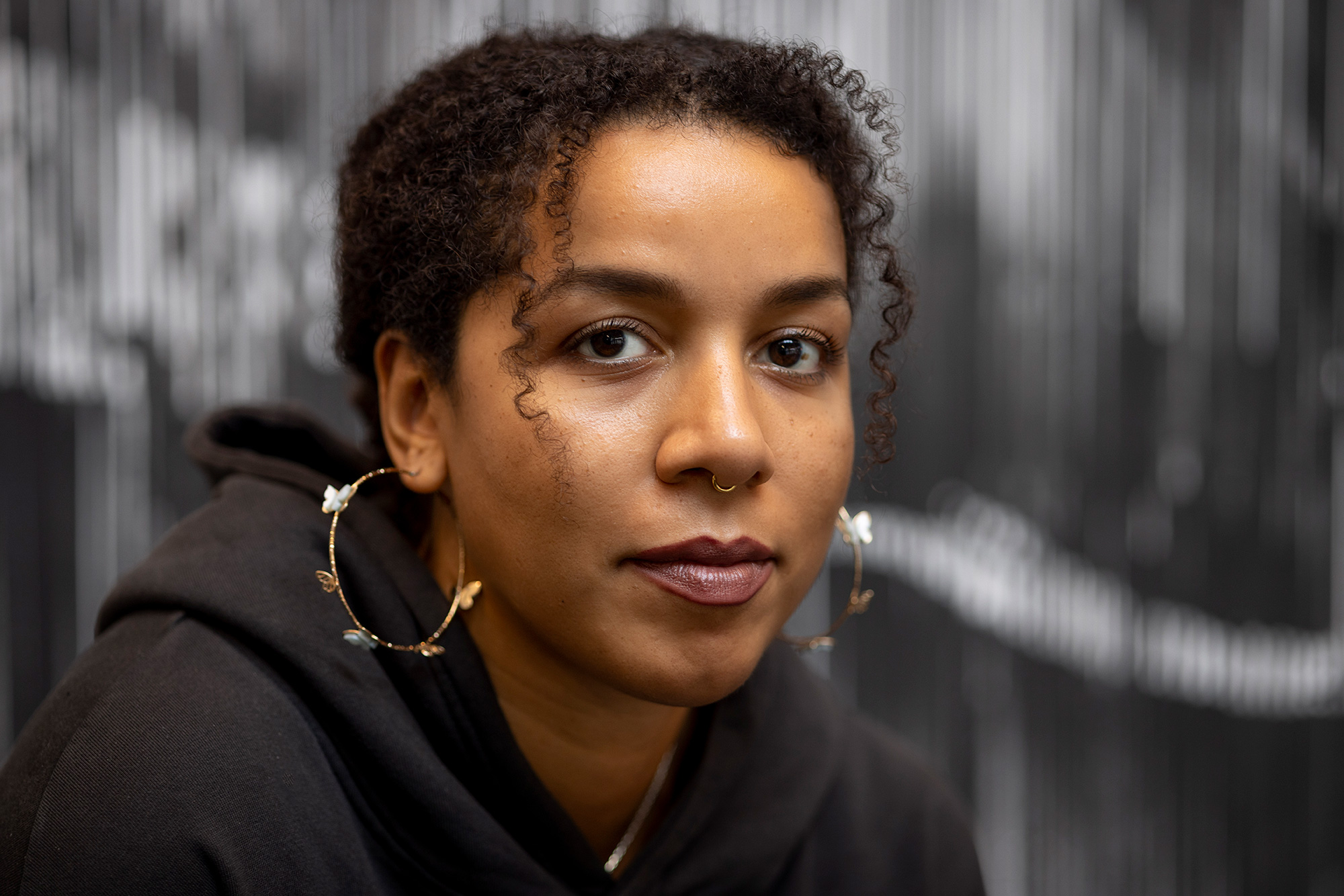 Simone Atangana Bekono appointed Honorary Fellow - University of Amsterdam - Confrontaties Simone Atangana Bekono Samenvatting