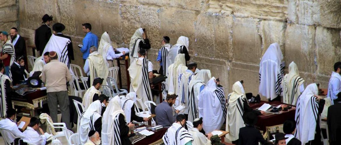 Sjawoe'ot (Joods Pinksteren) en de Kotel (Klaagmuur) - Jad Ezra - Kan Je Joods Worden