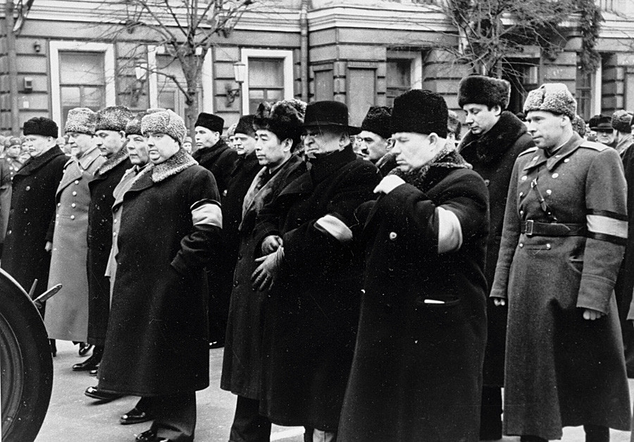 Stalins letzter Tag - in drei Mordtheorien - Russia Beyond DE - Wie Was In 1953 De Opvolger Van Stalin