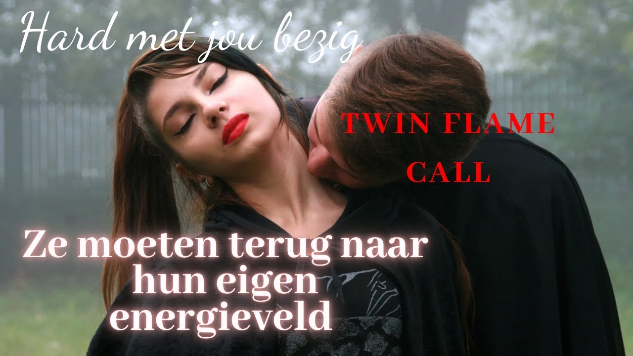 Stiekem met je bezig. ZELFOPOFFERING-De Kleine Zeemeermin! - YouTube - Iemand Die Alleen Met Zichzelf Bezig Is