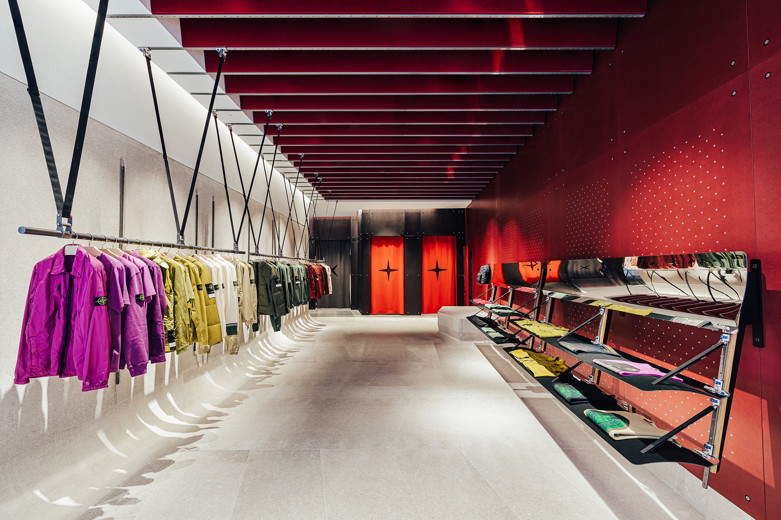 Stone Island Reopens London Flagship Store - Waarom Is Stone Island Zo Duur