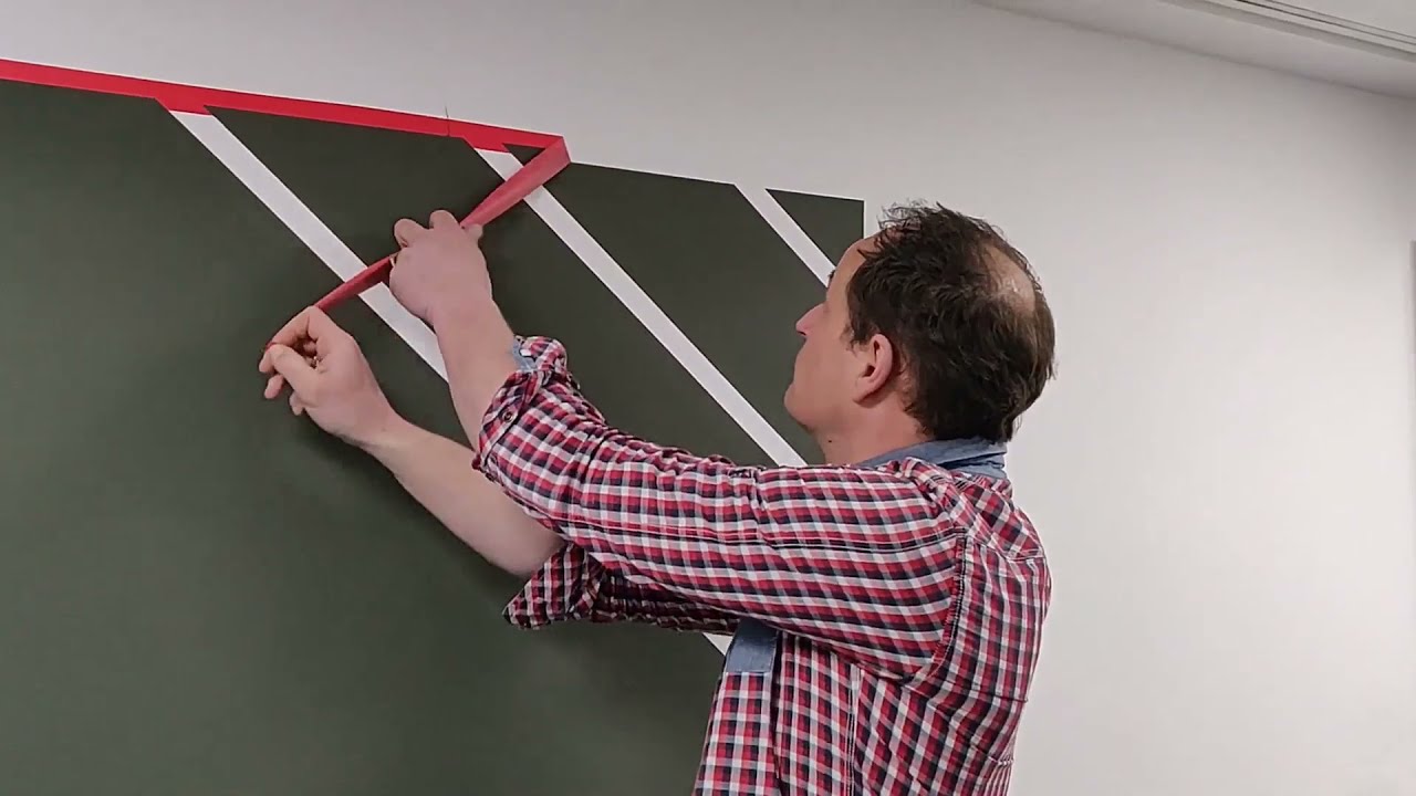 Strakke lijnen schilderen op de muur - YouTube - Spin Met Witte Streep Op Rug