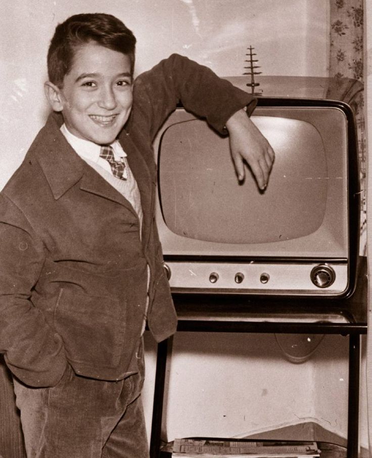 Televisie - De eerste tv-uitzending was op 2 oktober 1951. | Senioren - Eerste Tv Zender Van Italie In 1954