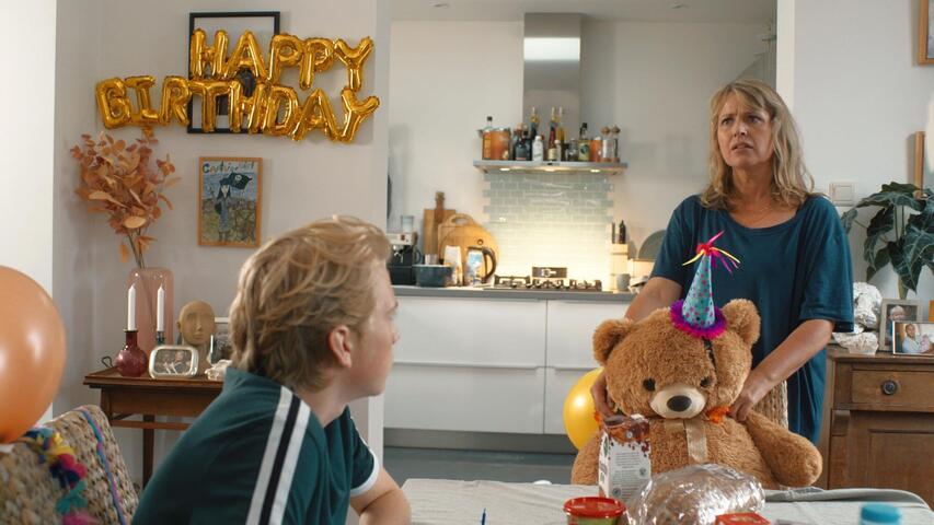 Ten Minste Houdbaar Tot 1x02 "Episode 2" - Trakt - Wat Betekent Tenminste Houdbaar Tot