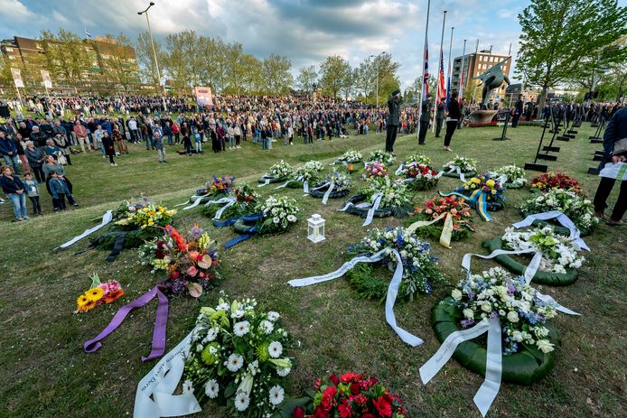 ‘Terwijl wij onze dag van de vrijheid vieren op een festival, nemen we - Dag Van De Vrijheid