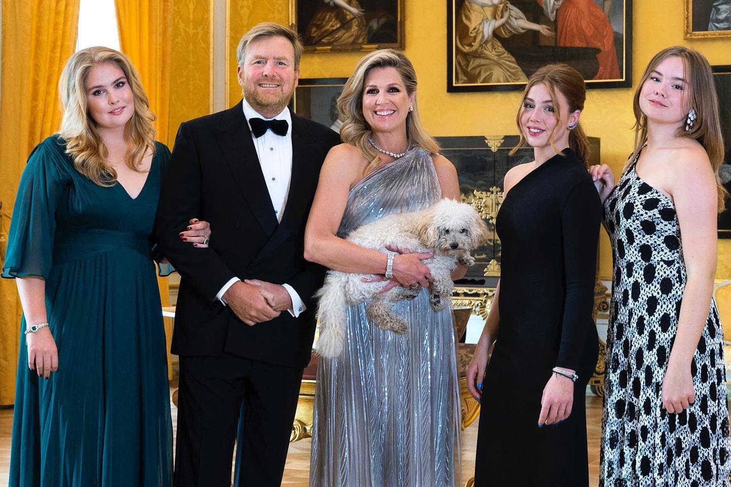 The Dutch Royal Family has released their 2022 Christmas Card! – The - Wanneer Is De Koning Echt Jarig