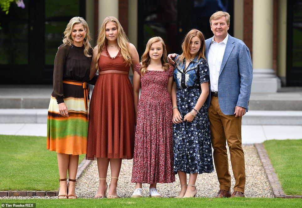 The Dutch Royal family releases adorable summer photoshoot | Dutch - Hoeveel Kinderen Heeft Koningin Elizabeth Van Engeland