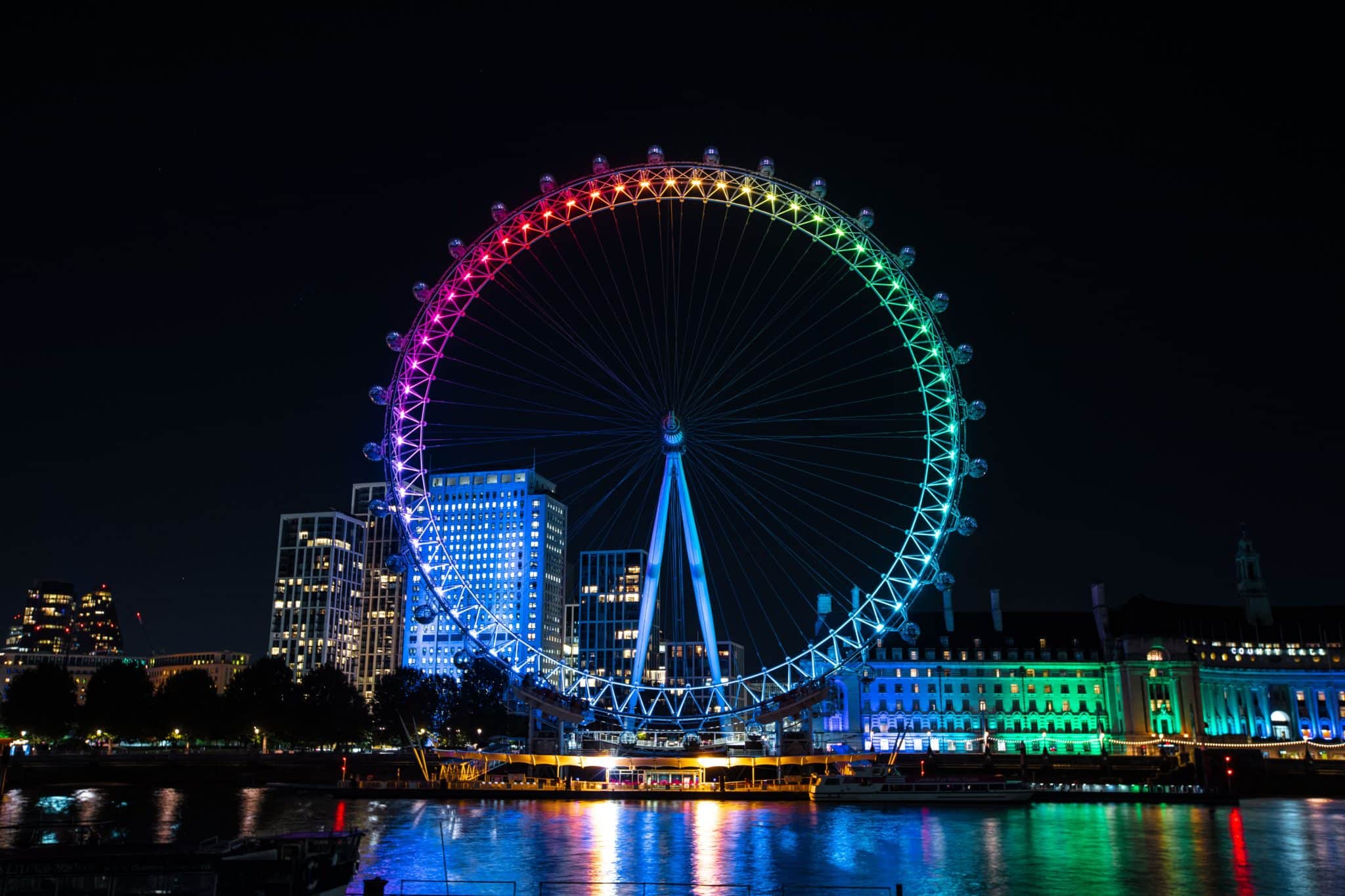 The London Eye Will Light Up In Spectacular Colour For Diwali Tonight - Hoe Hoog Is De London Eye