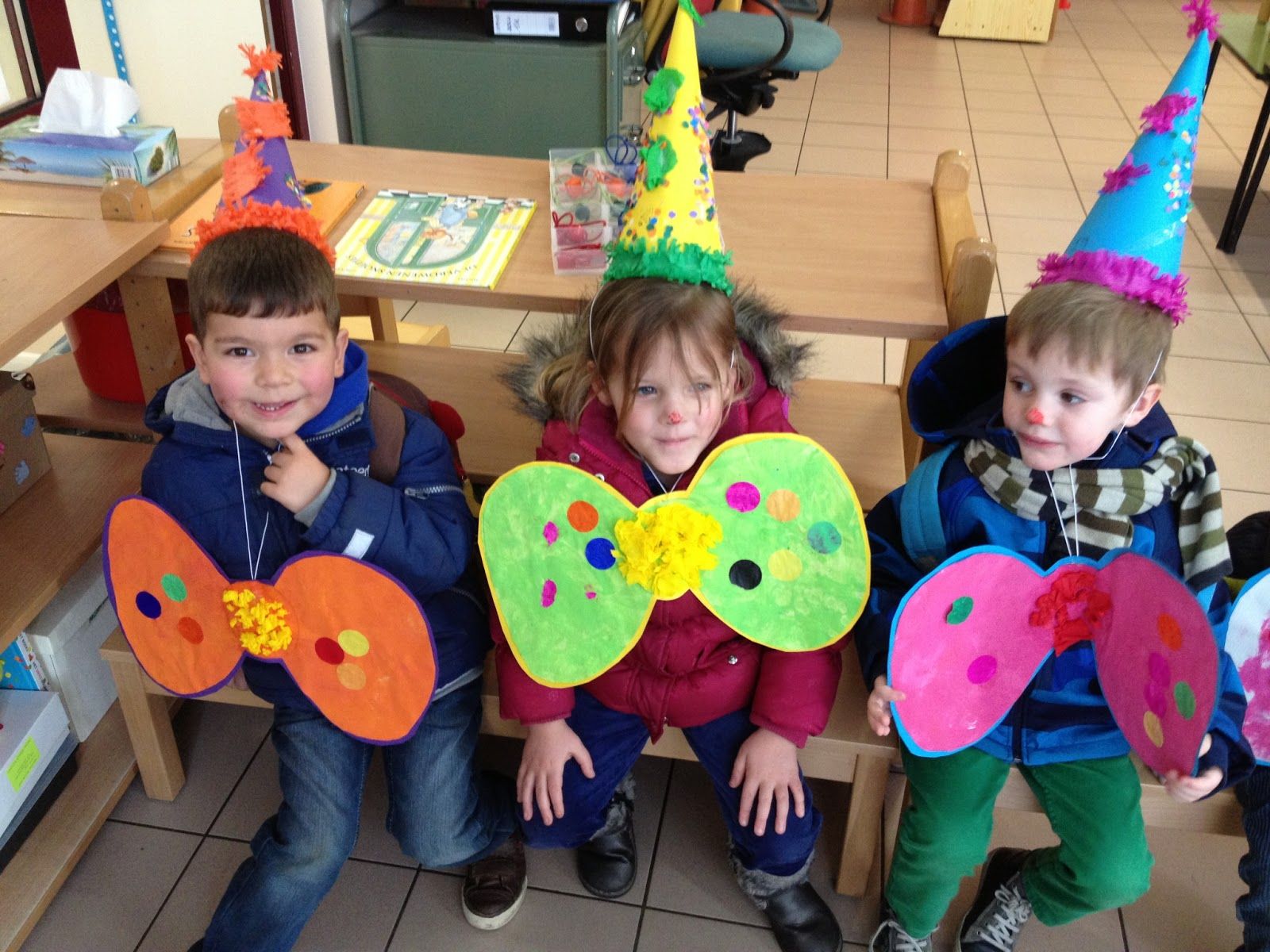 thema carnaval gekke neuzen - Google zoeken Clown Crafts, Carnival - Wat Heeft Carnaval Met Vasten Te Maken
