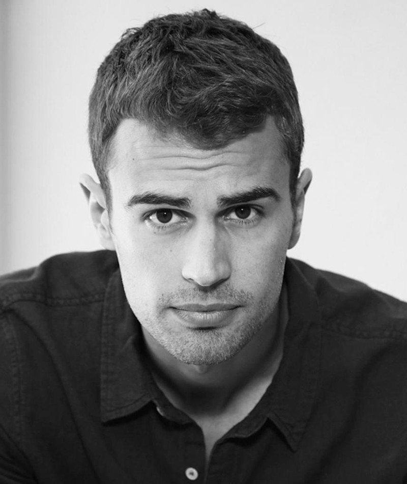Theo James – Movies, Bio and Lists on MUBI - Films En Tv-programma's Met Theo James