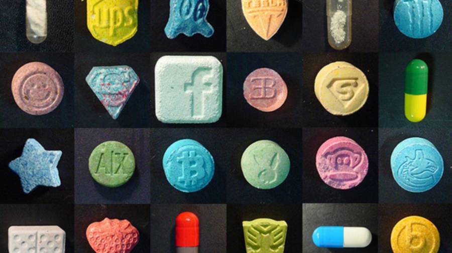 Thousands Of Trump-Branded Ecstasy Pills Seized By Police - Wat Zit Er In Xtc Pil
