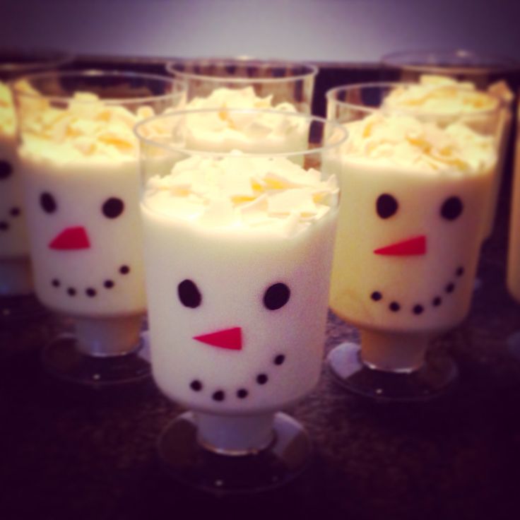 Toetje: vanilleyoghurt met topping van witte vlokken #winterfeest - Het Letsel Van U Vertoont Witte Vlokken