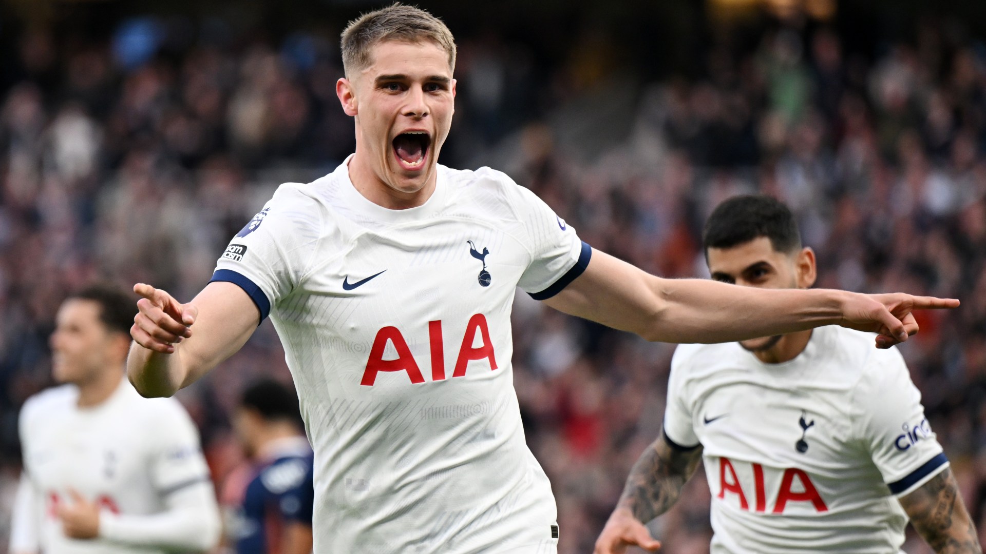 Tottenham told defender Micky van de Ven 'equally as good' as Arsenal - Boek Marcel Van De Ven