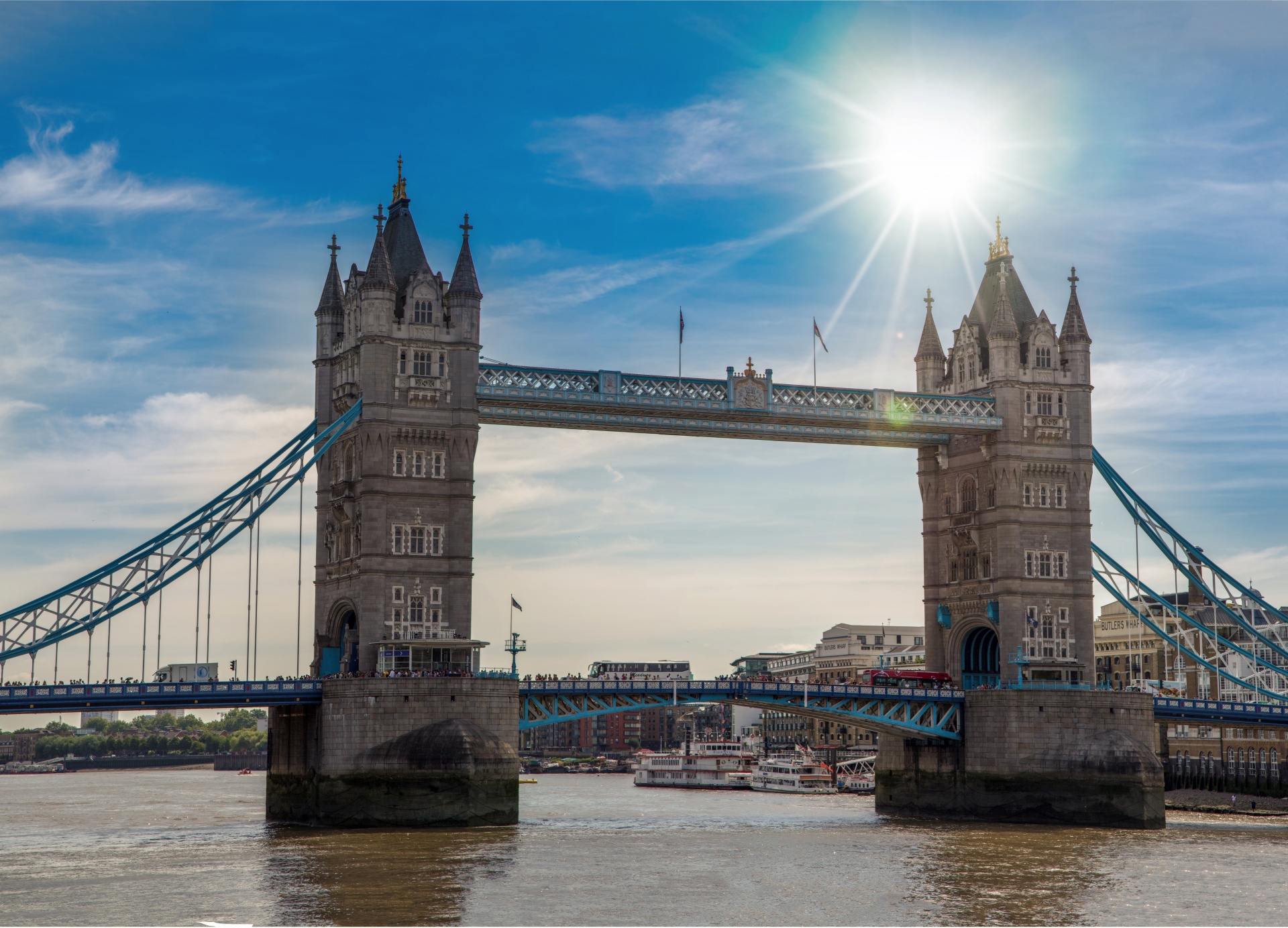 Tower Bridge In London Free Stock Photo - Public Domain Pictures - Bewoner Van De Tower Of London