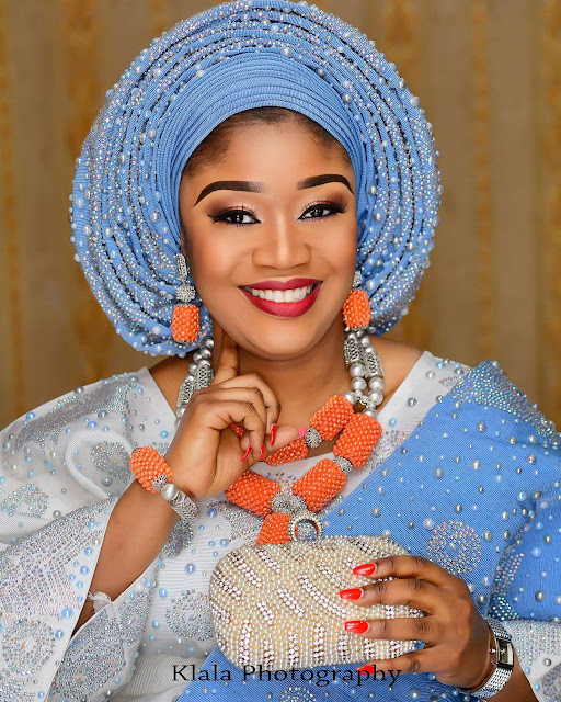 TRADITIONAL BRIDAL GELE INSPIRATION - Gele Rups Met Zwarte Stippen