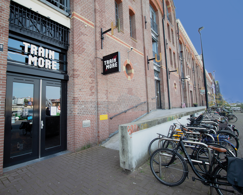 Trainmore Utrecht Stationsplein Black Label