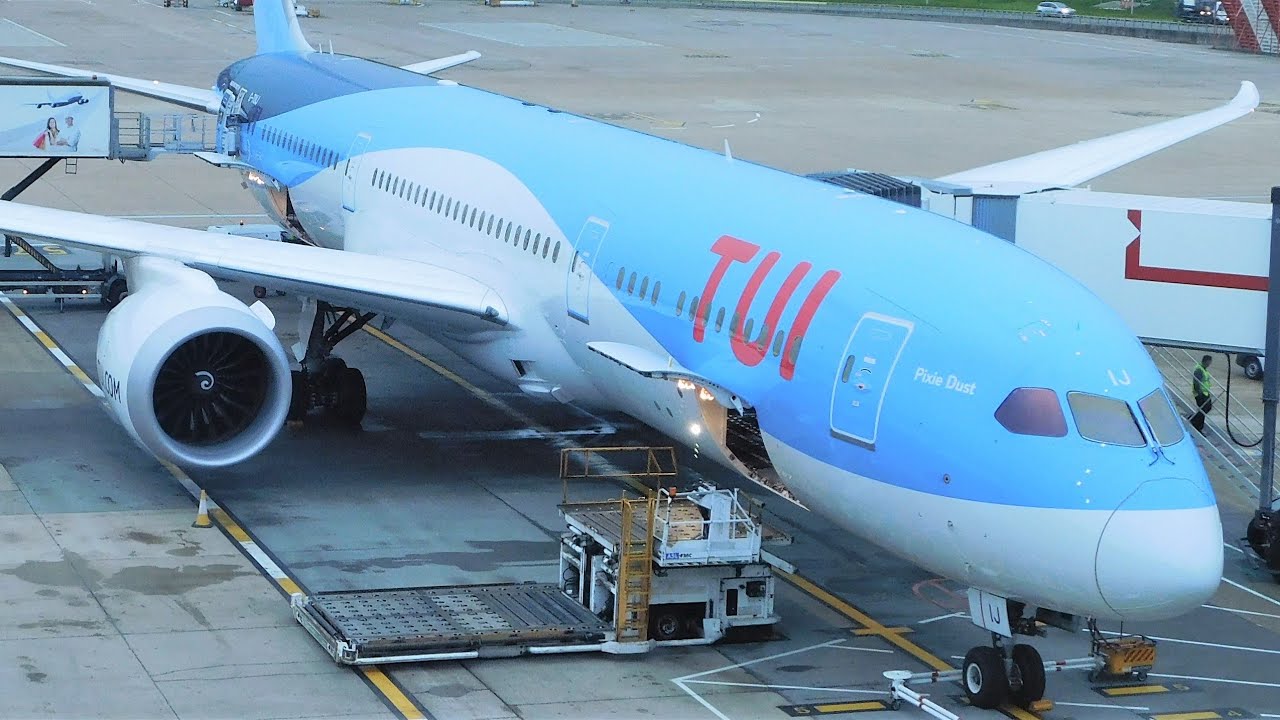 TRIP REPORT #4 | TUI (ECONOMY) 787 Gatwick to Punta Cana TOM050 - YouTube - Hoe Ziet E Ticket Tui Eruit