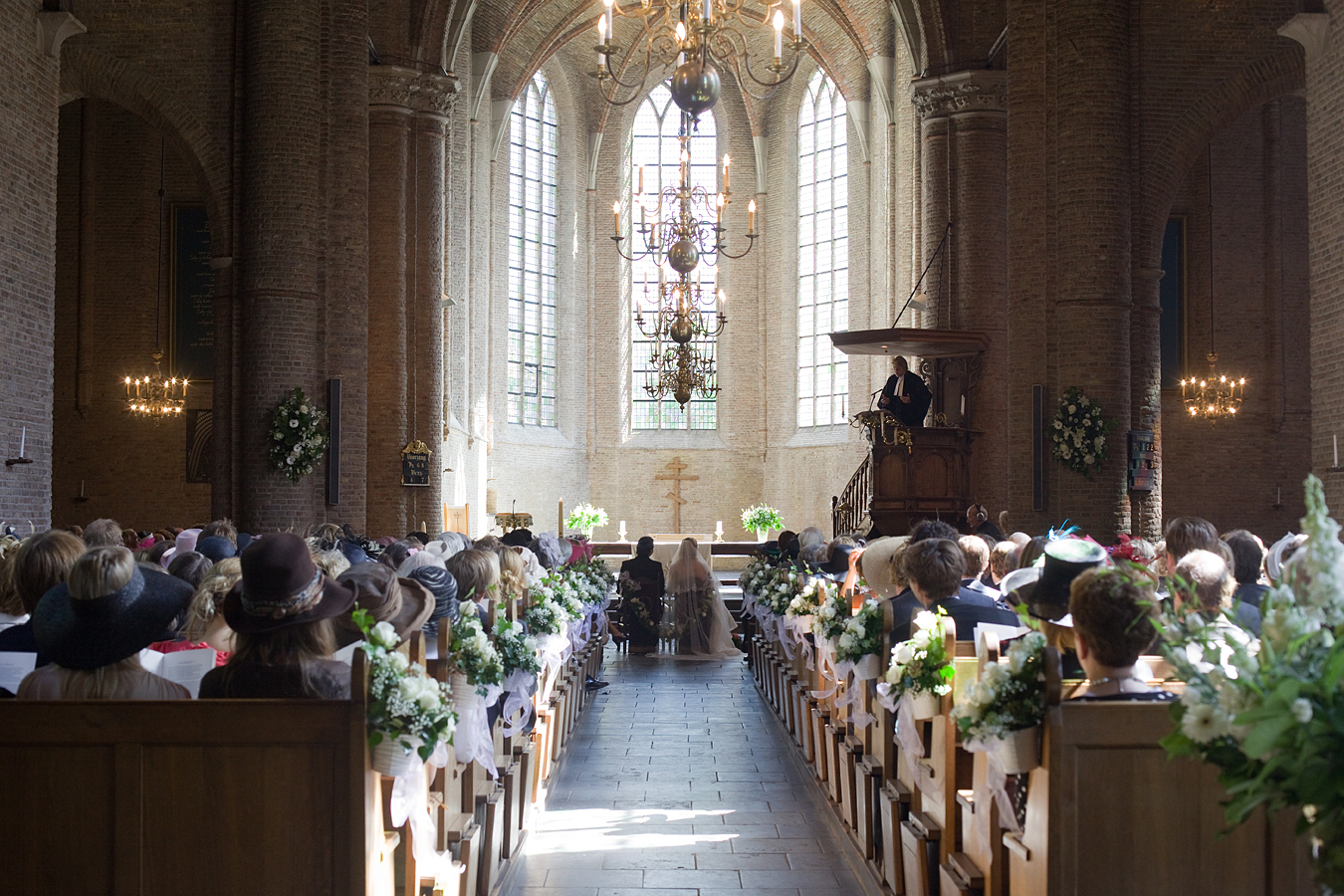 Trouwen In De Kerk - Trouwen Foto - Trouwen In Een Kerk