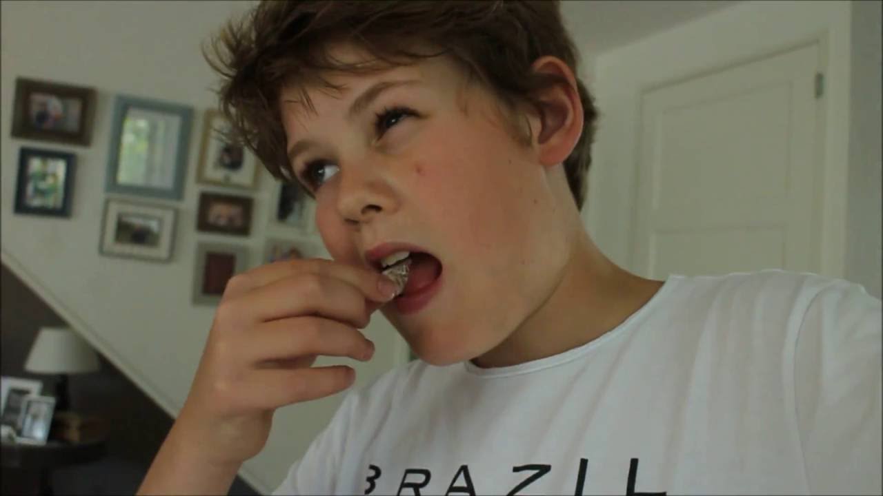Turks fruit proeven GAAT FOUT!!! - YouTube - Waar Gaat Turks Fruit Over
